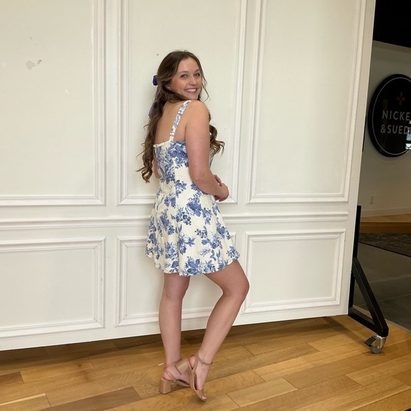 Floral Blue and White Dress - Picture 4 of 5